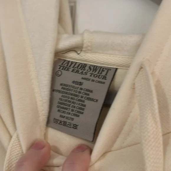 OFFICIAL Taylor swift beige tour sweatshirts size L